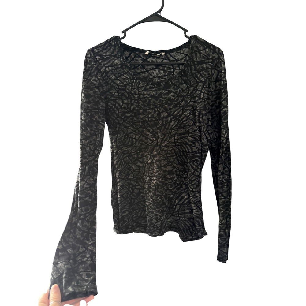 BKE Womens Long Sl Grunge Whimsigoth Web Metallic Silver‎ Black Scoop Top Large